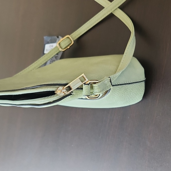Deluxity Los Angeles, Vegan Green Purse, New - Picture 5 of 11